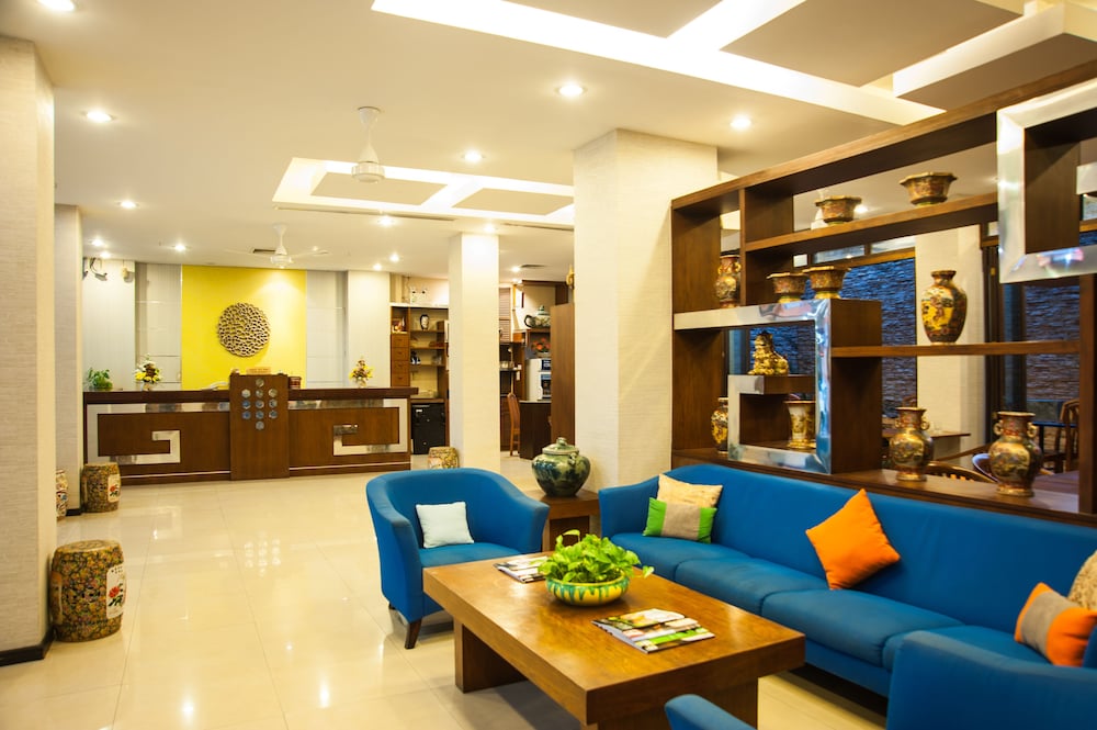 

Bologna - Chalong - Crystal Inn Phuket