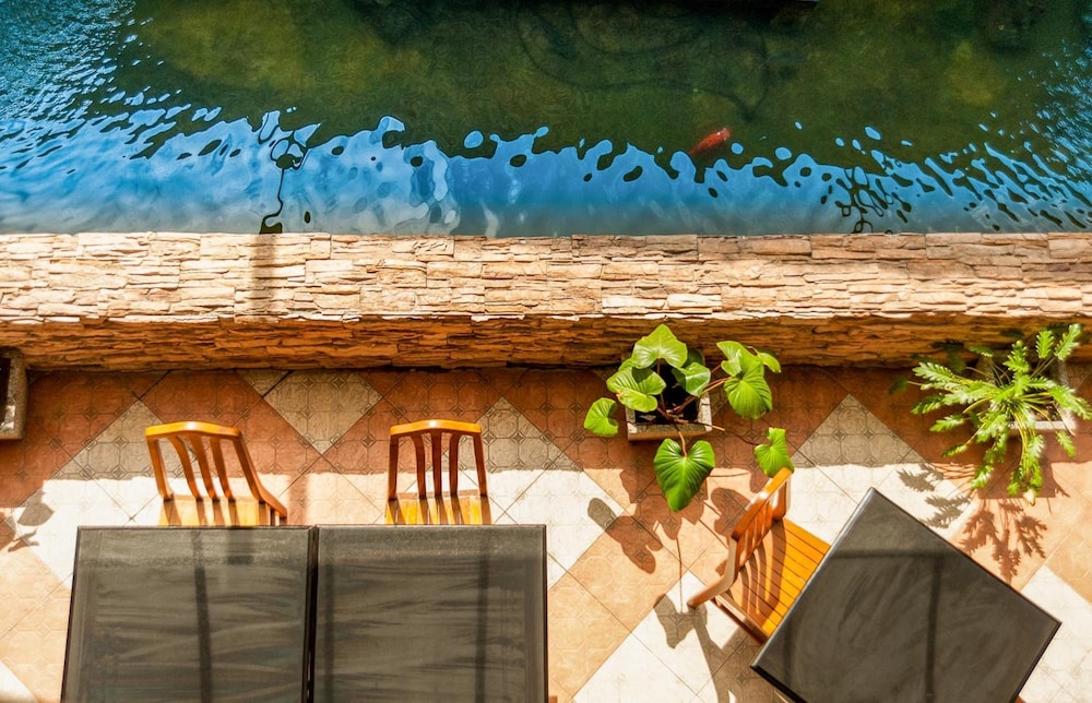 

Roma - Wichit - Crystal Inn Phuket