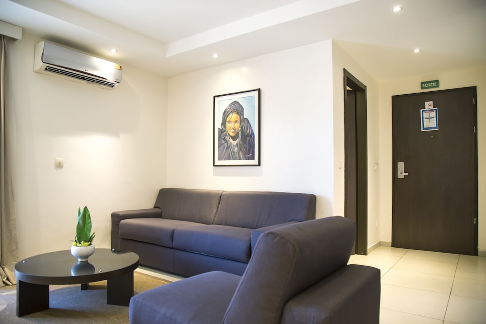 

Milano - Gorée - Le Ndiambour Hôtel et Résidence