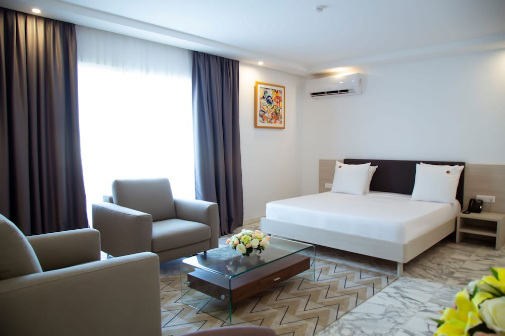 

Milano - Gorée - Le Ndiambour Hôtel et Résidence