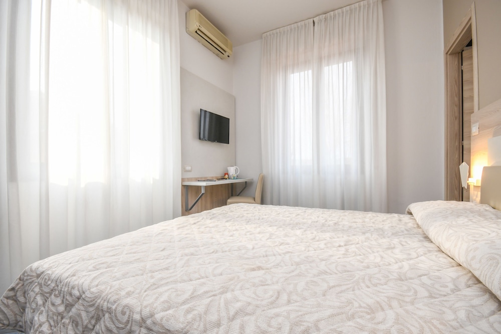 

Cagliari - Sirmione - Hotel Riel
