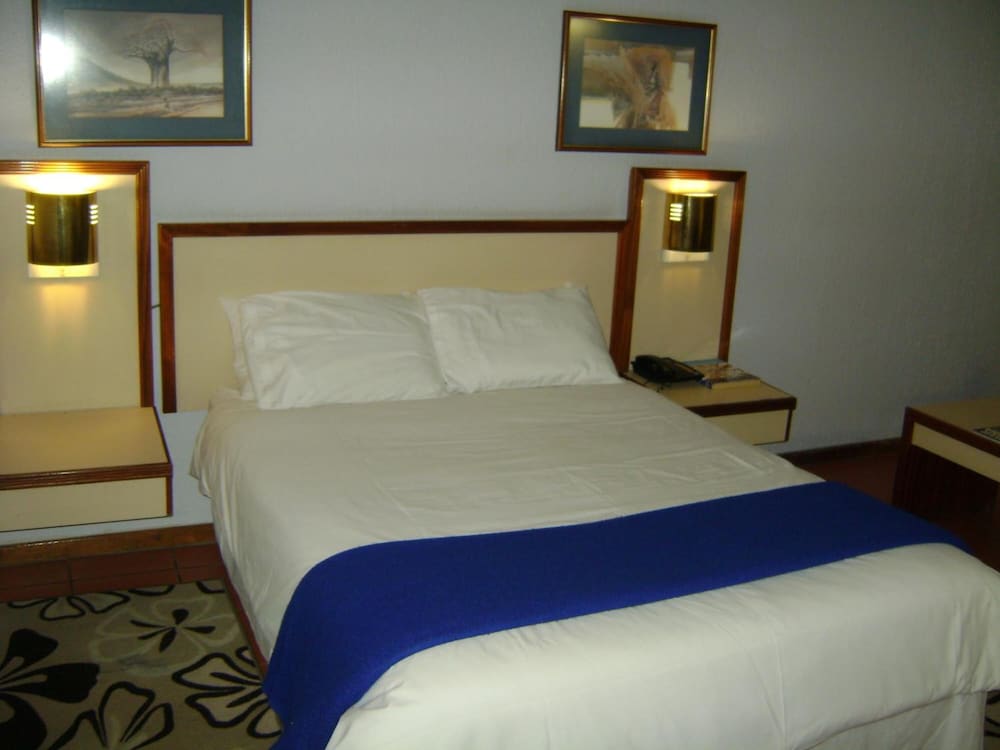 

Milano - Gaborone - The Gaborone Hotel