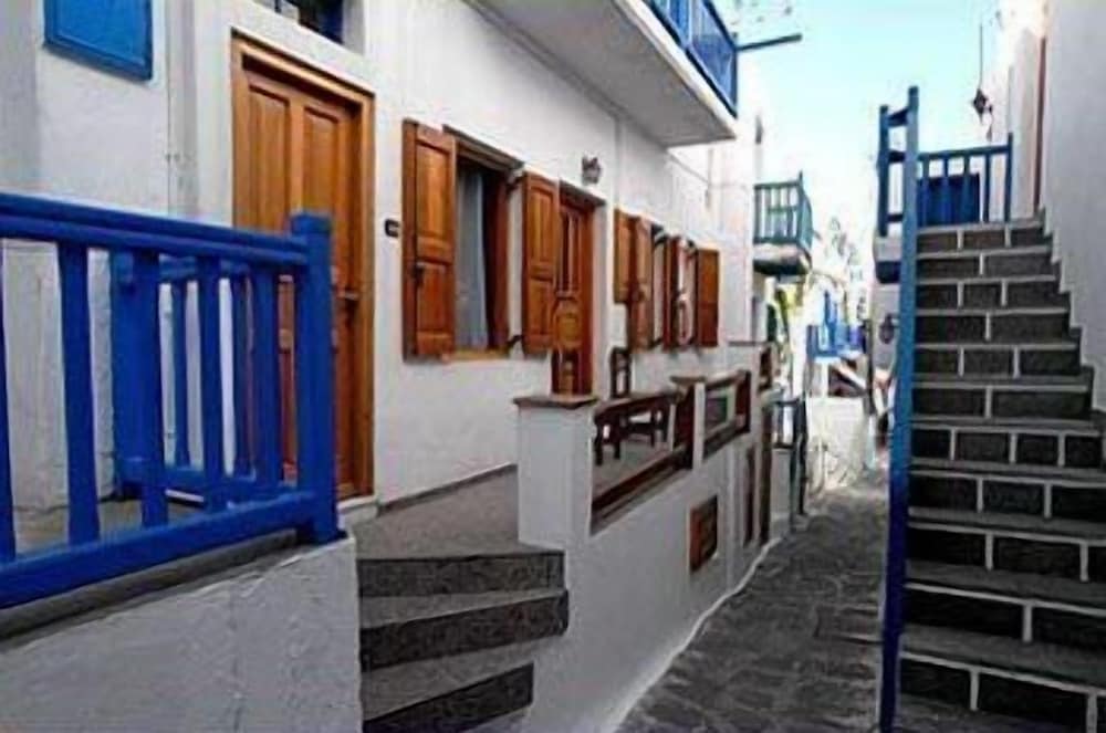 

Napoli - Agios Sostis Mykonos - Studio Eleni