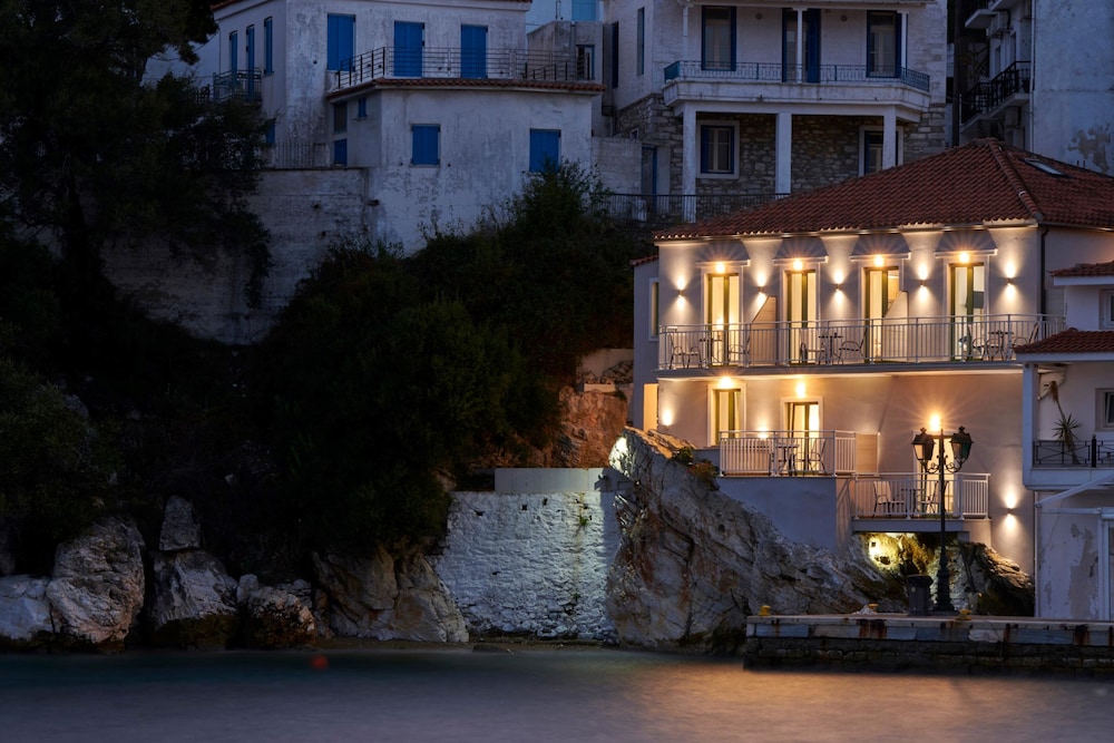 

Roma - Skiathos, Isole Greche - The Water