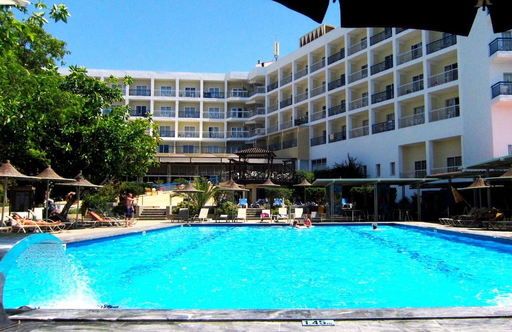 

Napoli - Ayia Napa - Marina