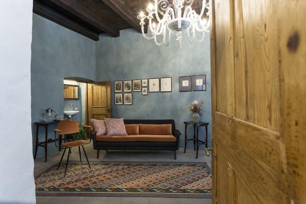 

Milano - Bolzano - Goldenstern Townhouse