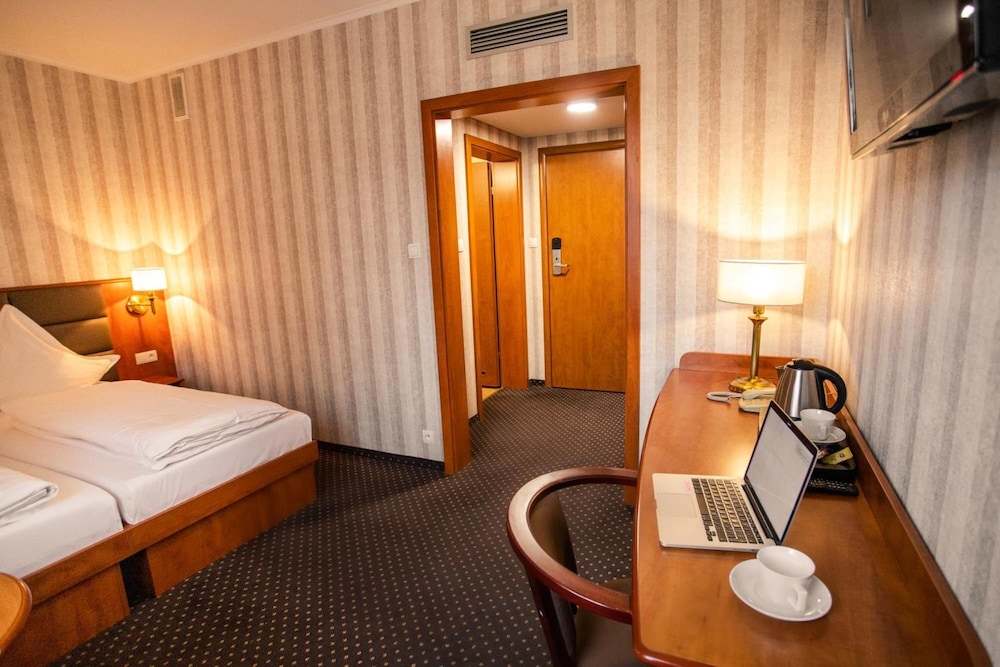 

Roma - Wroclaw - Premium Hotel Bacero Wrocław