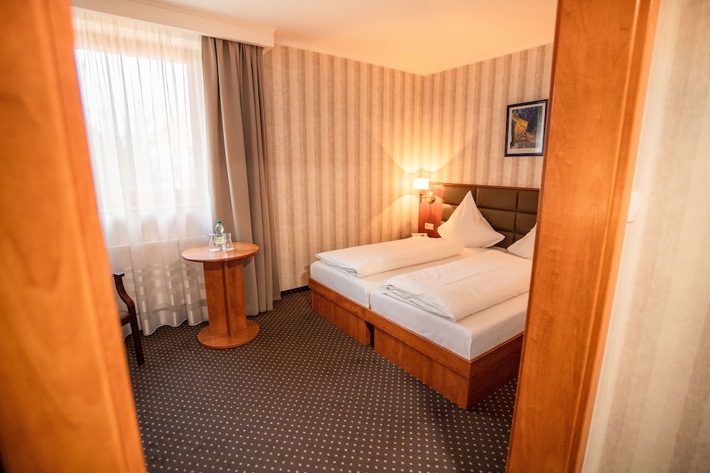 

Roma - Wroclaw - Premium Hotel Bacero Wrocław