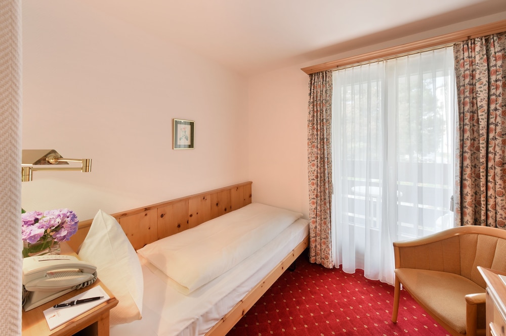 

Napoli - St. Moritz, Montagna Svizzera - Hotel Steinbock Pontresina