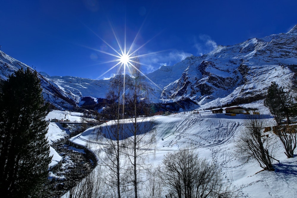 

Napoli - Saas-Fee - Apartment Bristolino