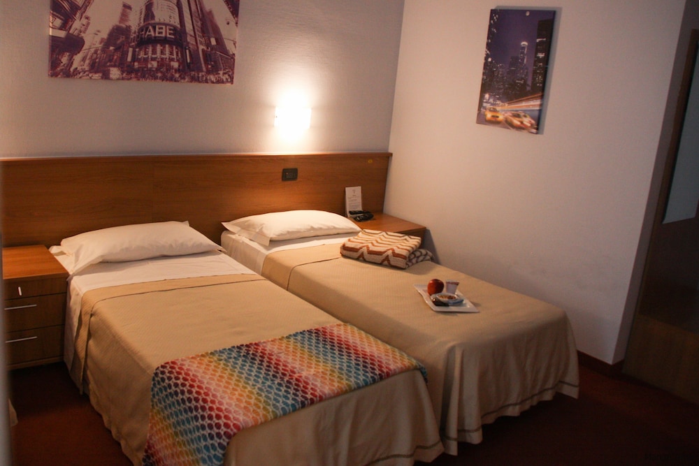 

Bari - Alessandria - Hotel Lux