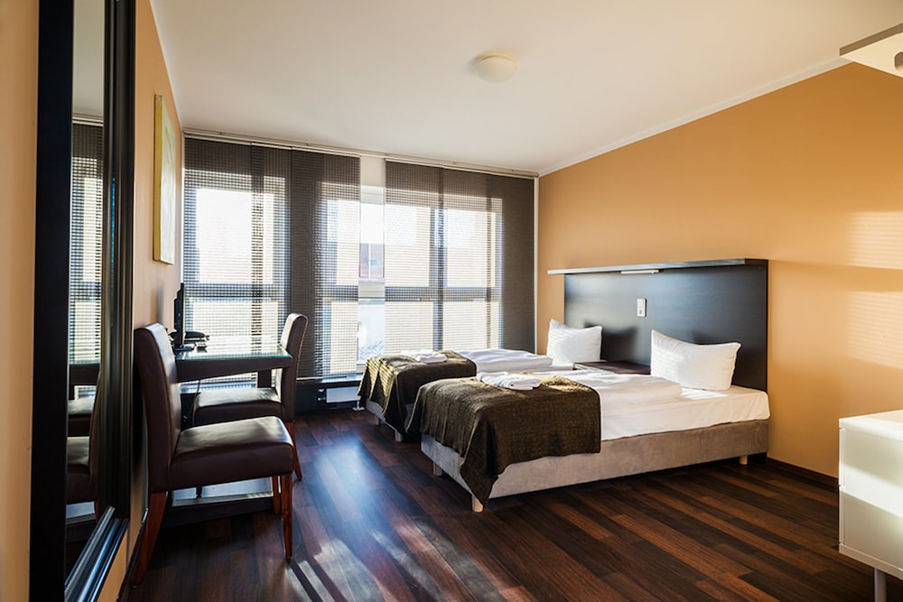 

Roma - Berlin-Tegel - Apple City Hotel