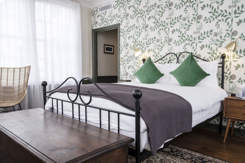 

Milano - Englefield Green - The Swan Hotel