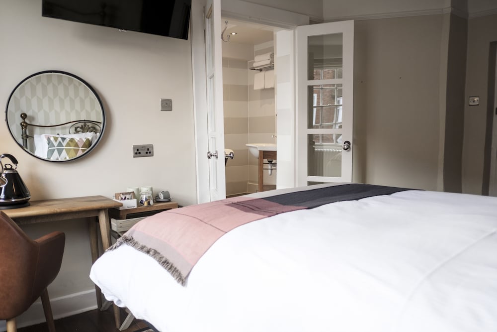 

Milano - Englefield Green - The Swan Hotel