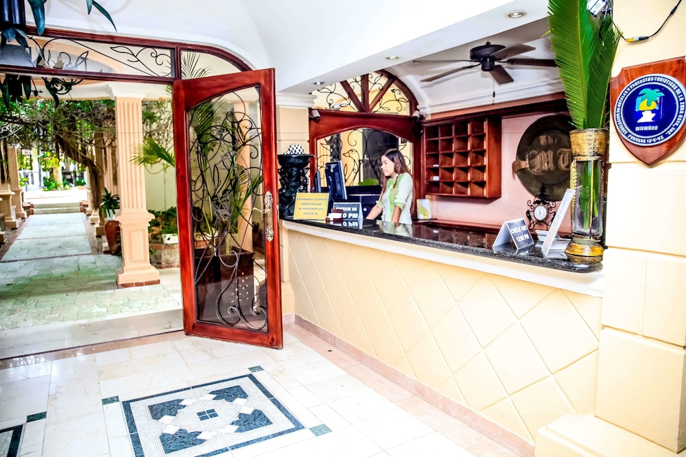 

Lamezia Terme - Bávaro - The MT Hotel