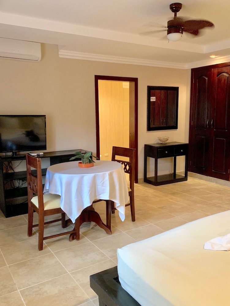 

Bari - Bávaro - The MT Hotel