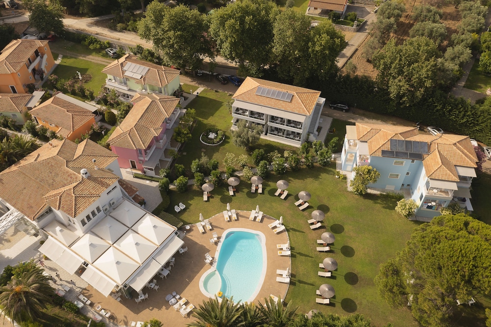 

Roma - Megas Gialos - Mandraki Village Boutique Hotel