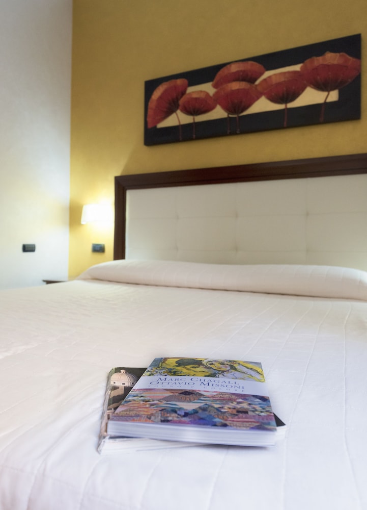 

Milano - Noto Marina - Hotel Flora