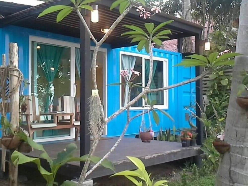 

Milano - Lipa Noi - Think & Retro Cafe Lipa Noi Samui