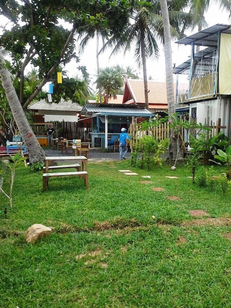 

Roma - Taling Ngam Beach - Koh Samui - Think & Retro Cafe Lipa Noi Samui