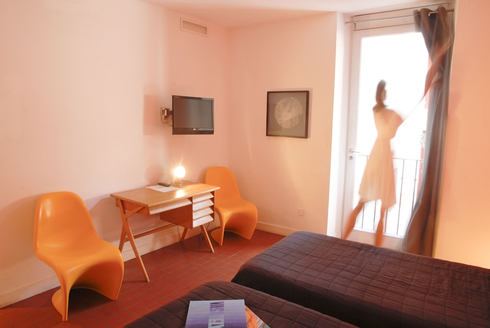 

Verona - Vaison-la-Romaine - Hotel Burrhus