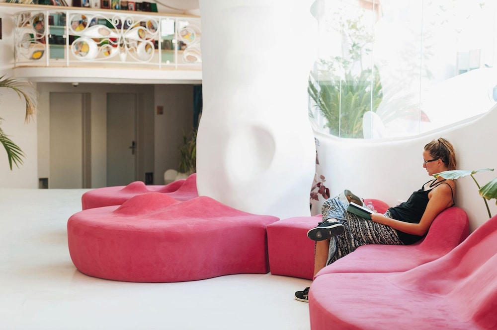 

Bologna - Costa albanese - Bougainville Bay Hotel