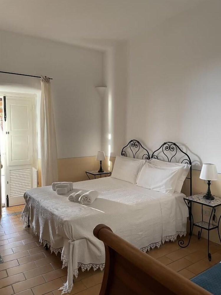 

Bologna - Salina - Hotel La Locanda Del Postino