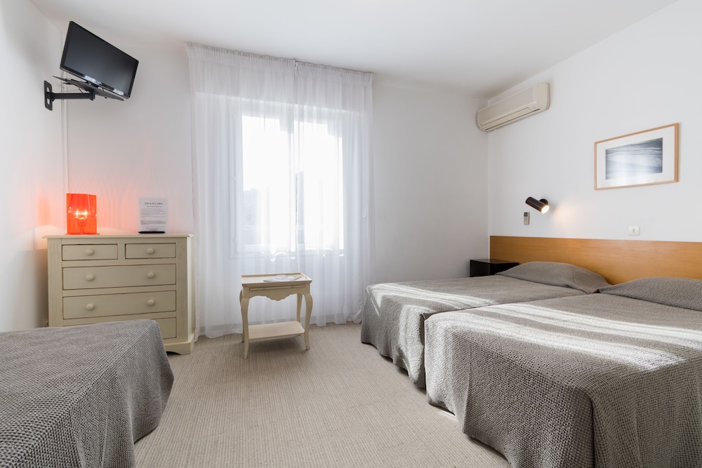 

Roma - L'île Rousse - Hotel Cala di l'Oru