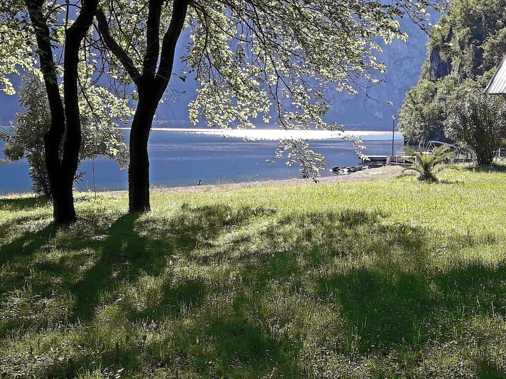 

Napoli - Mandello del Lario - Hotel Resort Nautilus