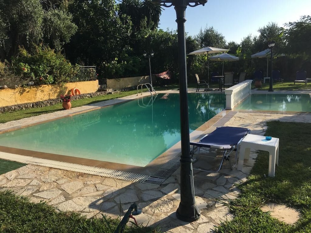 

Catania - Benitses, Corfù - Pension Skala