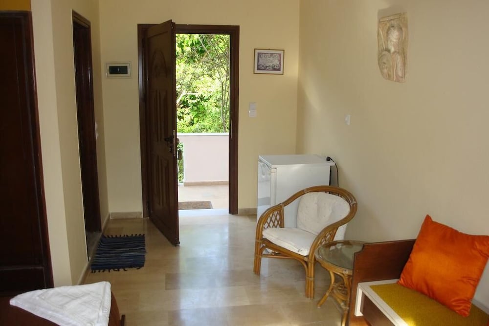 

Venezia - Perama (Corfu) - Pension Skala