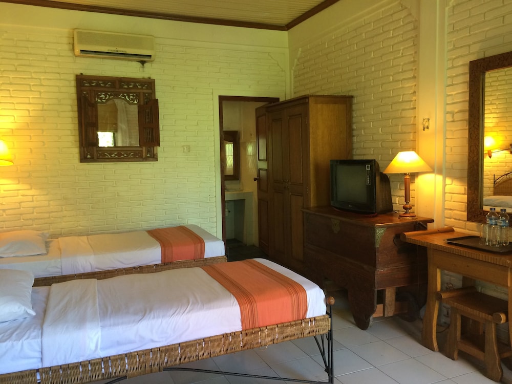 

Roma - Seminyak - Bali - Restu Bali Hotel