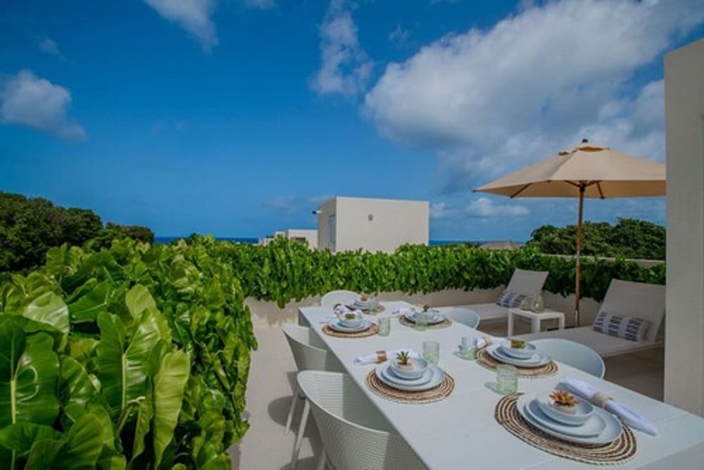 

Roma - Speightstown - Garden Grove Hotel