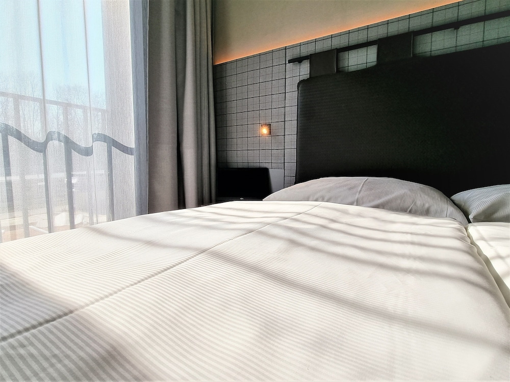 

Roma - Dachau - FreshSuites & Bar