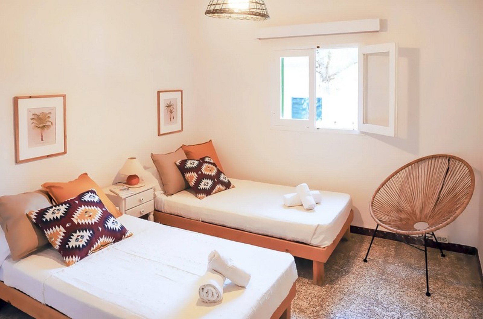 2 dormitorio apartamento con vista jardín
