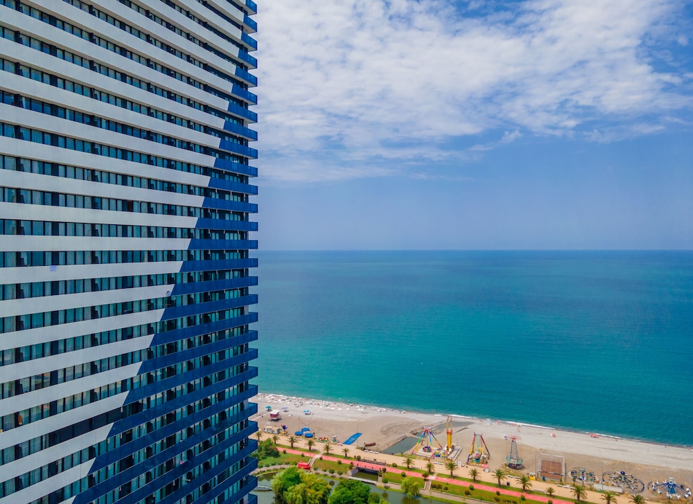 

Milano - Batumi - Orbi City Hotel Official