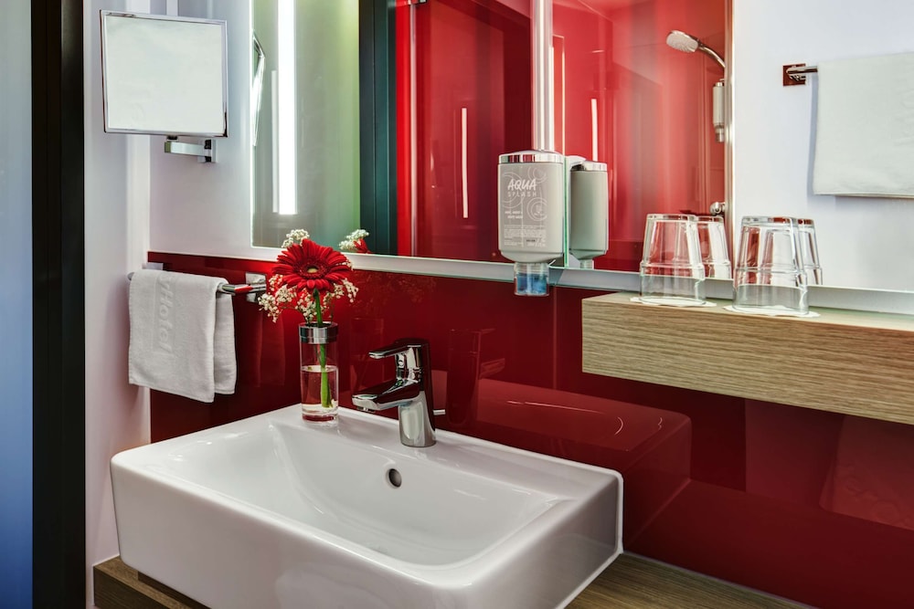 

Torino - Frankfurt-Main Airport - IntercityHotel Frankfurt Airport