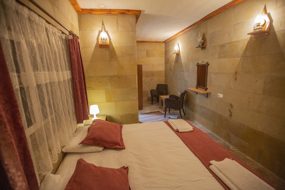 

Napoli - Nevsehir - Capiedra Hotel