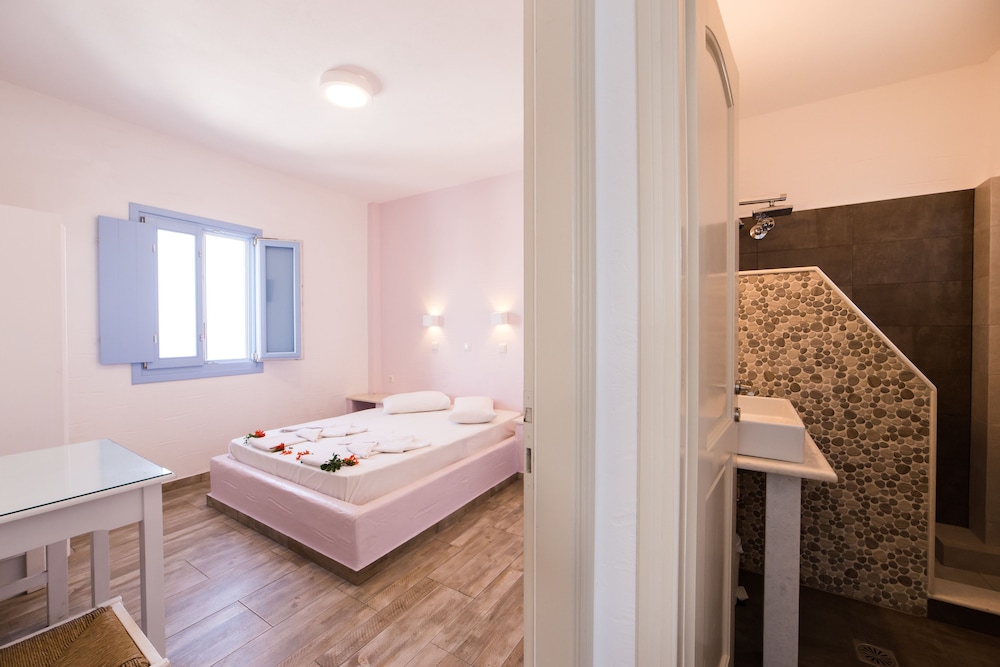 

Bari - Pounda - Stratos Apartments & Studios