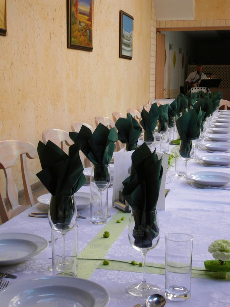 

Milano - Neusiedl am See - Weinhotel Kirchenwirt