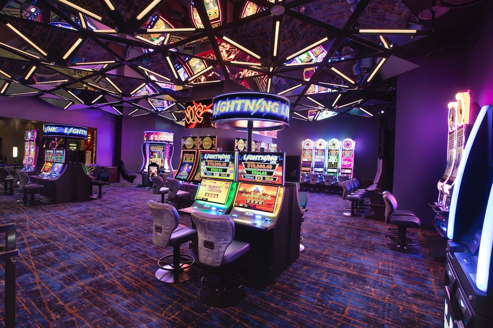 

Bologna - Las Vegas (NV) - The STRAT Hotel, Casino & SkyPod