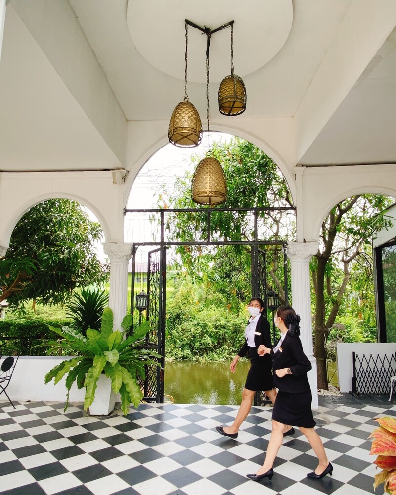 

Milano - Ban Bang Kho - Westgate Residence Hotel