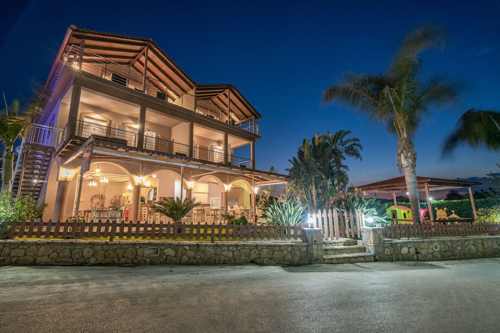 

Napoli - Tragákion - Armonia Boutique Hotel
