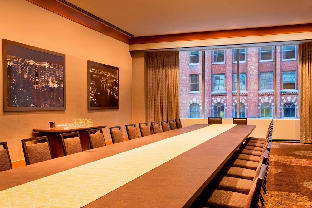 

Lamezia Terme - New York - Aeroporto La Guardia - The Westin New York Grand Central