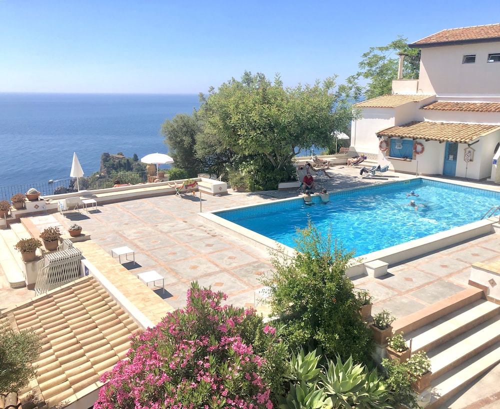 

Milano - Forza dʼAgro - Residence Terra Rossa Taormina