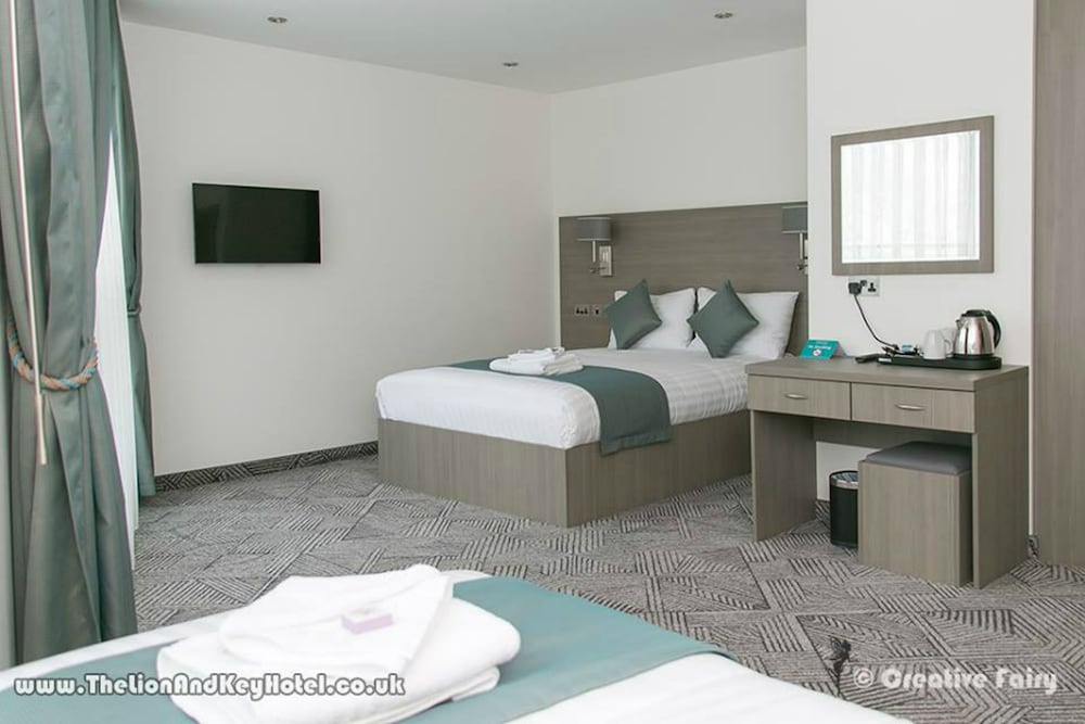 

Roma - Ilford - The Lion & Key Hotel