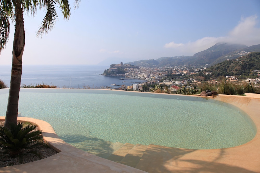 

Torino - Isole Eolie, Sicilia - Hotel Villa Enrica - Aeolian Charme