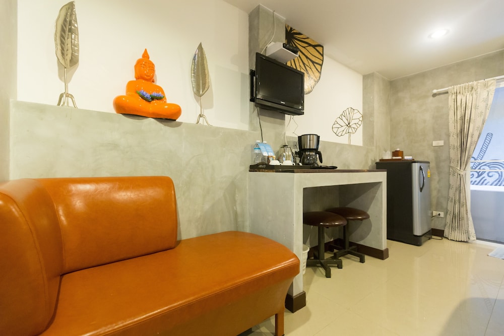 

Milano - Bang Tao Beach - Baan Kamala Backpacker