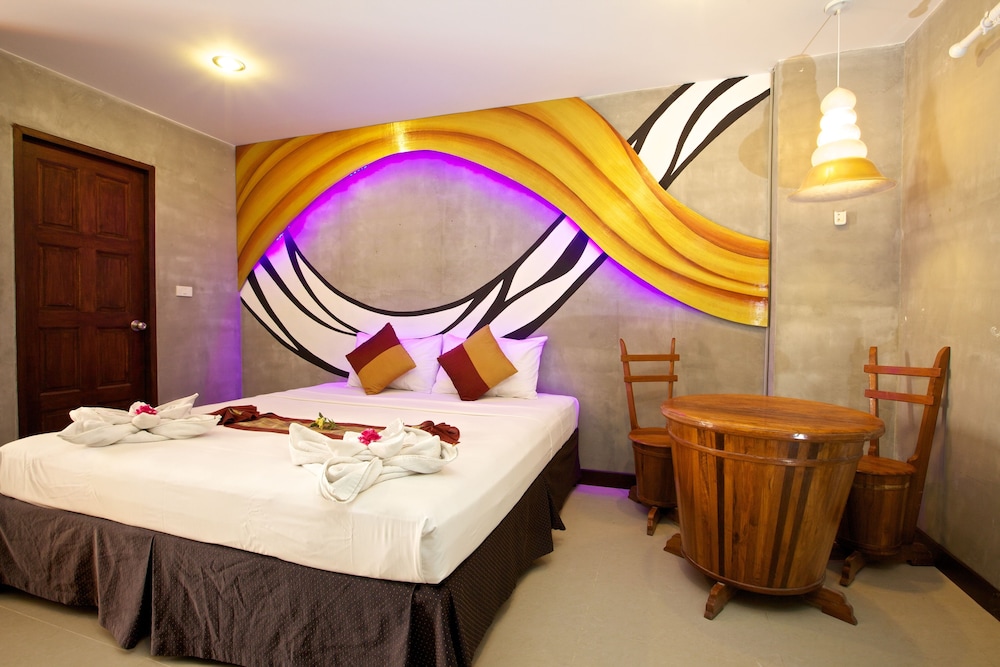 

Catania - Bang Tao Beach - Baan Kamala Backpacker
