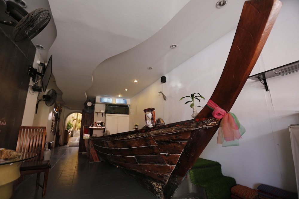 

Roma - Bang Tao Beach - Baan Kamala Backpacker